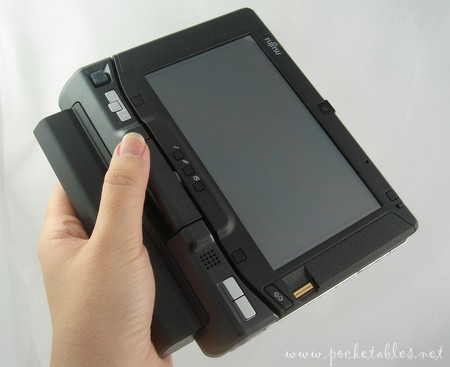 Fujitsu_u810_hand2