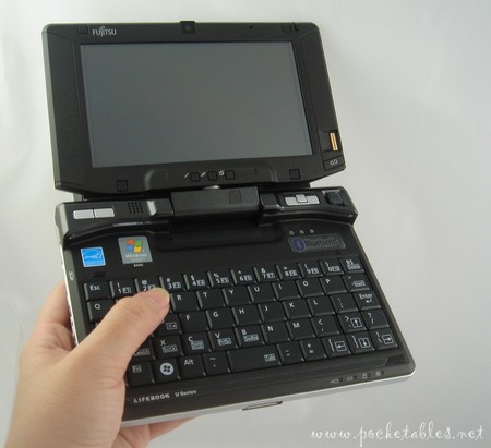 Fujitsu_u810_hand3