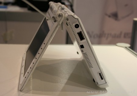Ces_noahpad_stand1