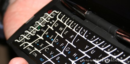 Pocketsurfer2_ces08_keyboard1