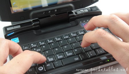 Fujitsu_u810_typing2