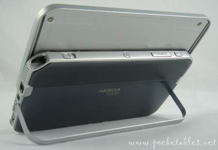 Nokia_n810_stand_back