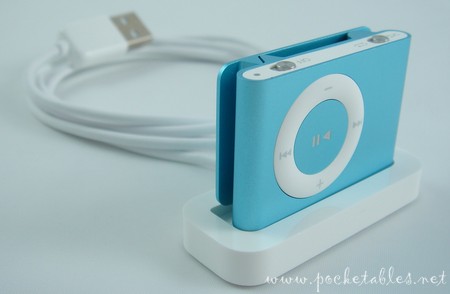 Ipod_shuffle_dock2