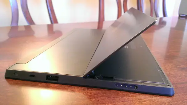 Surface Review Hardware 10 - for some reason we don't have an alt tag here