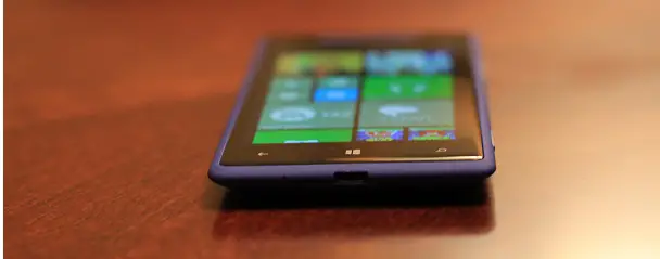 Windows Phone 8X Review Hardware 3 - for some reason we don't have an alt tag here