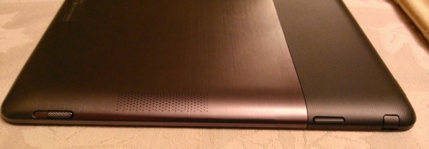 ASUS VivoTab RT Left - for some reason we don't have an alt tag here