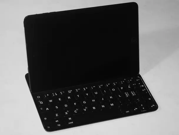 logitech ultrathin keyboard cover ipad mini 3 - for some reason we don't have an alt tag here