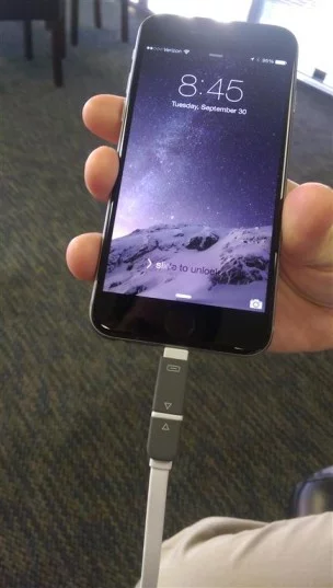 Inateck 120 cm USB to Micro B Cable + Lightning Adapter in an iPhone 6