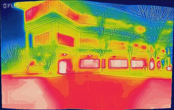 FLIR One heat loss on the building