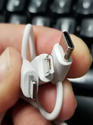 IQIYI 3-in-1 Charge/Sync cable