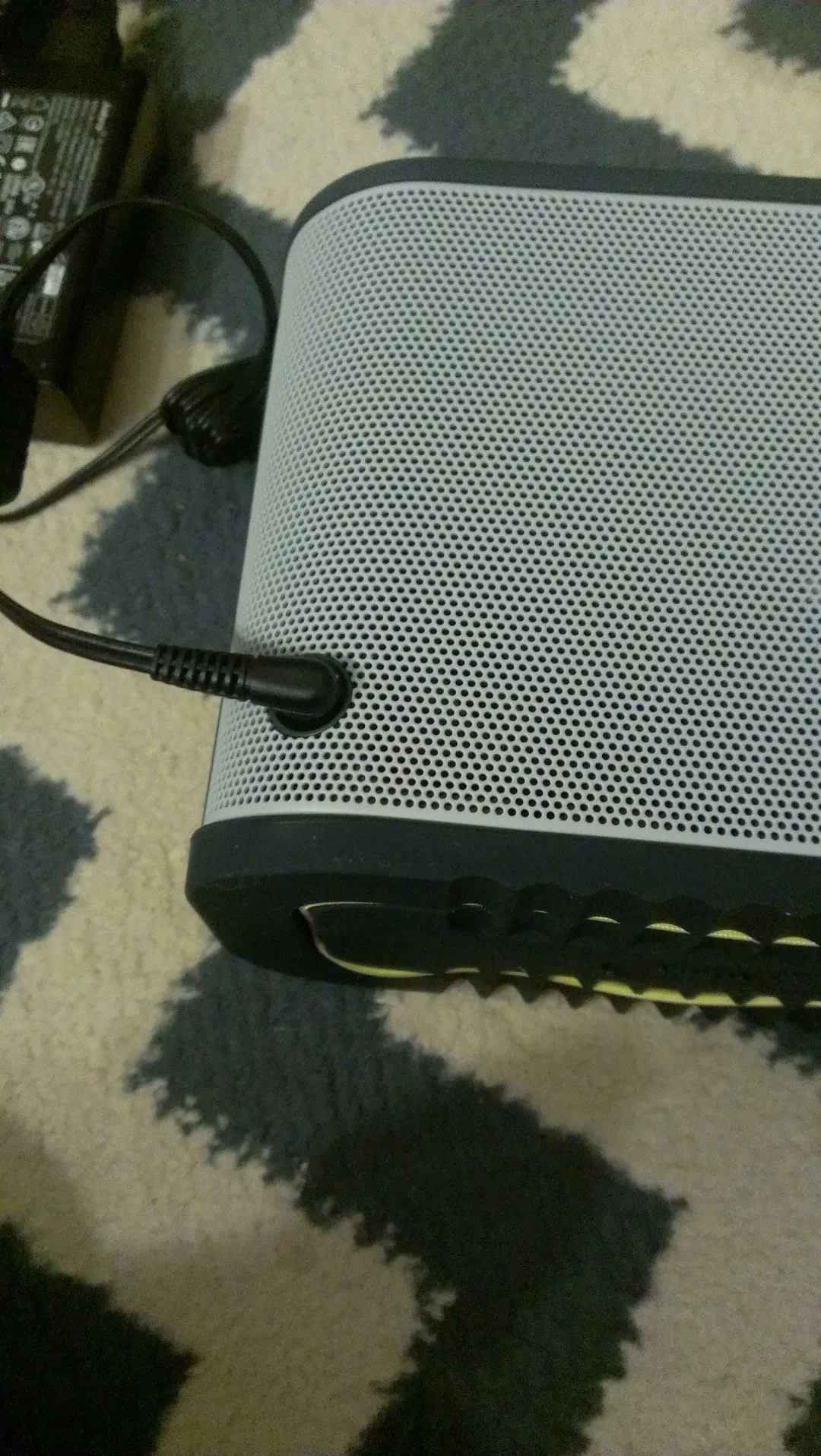 Jabra Solemate Max charging port strangely on front