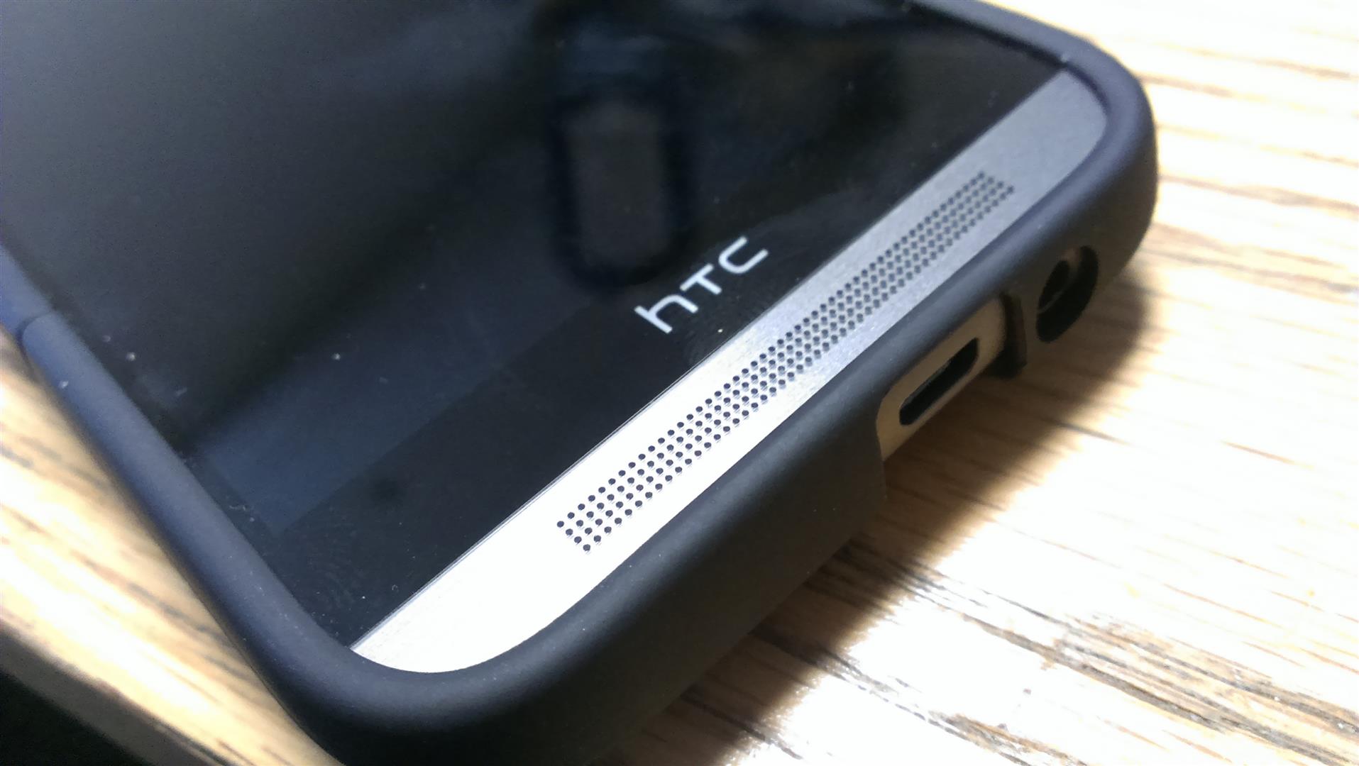 Seidio Surface with metal kickstand for the HTC One M8