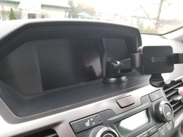 Syncwire Gravity car phone mount