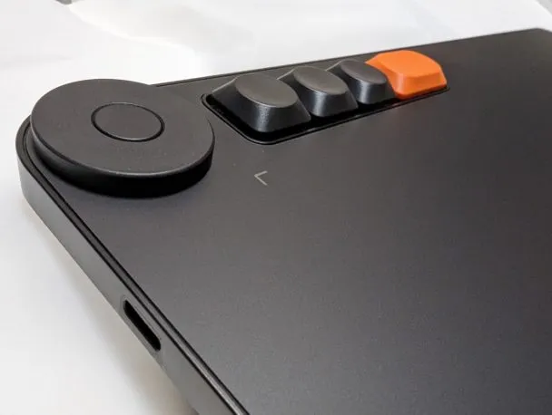 Veikk Voila L drawing tablet scroll wheel, buttons, and USB-C port